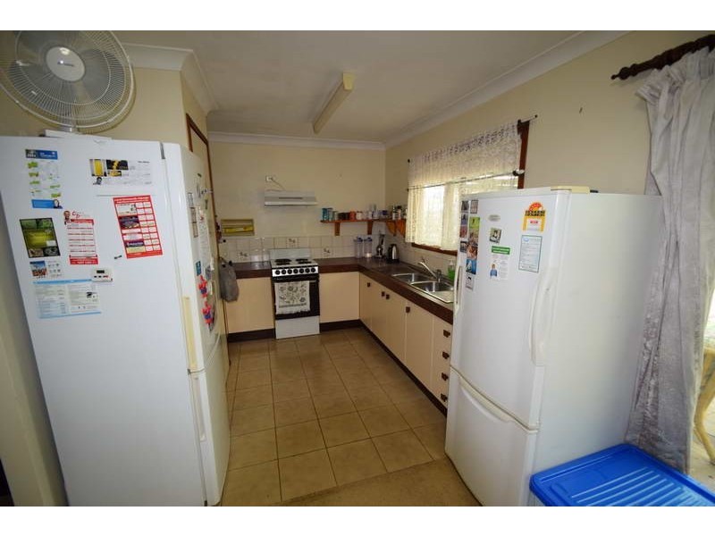 8 Elizabeth Street, Esk QLD 4312