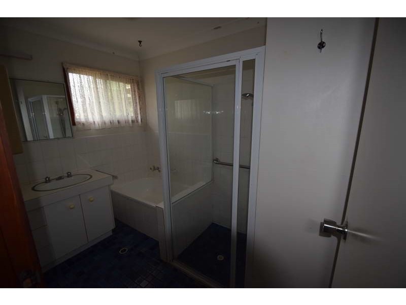 8 Elizabeth Street, Esk QLD 4312