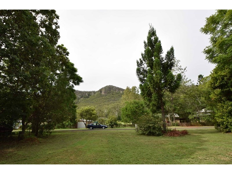 11 Francis Terrace, Esk QLD 4312