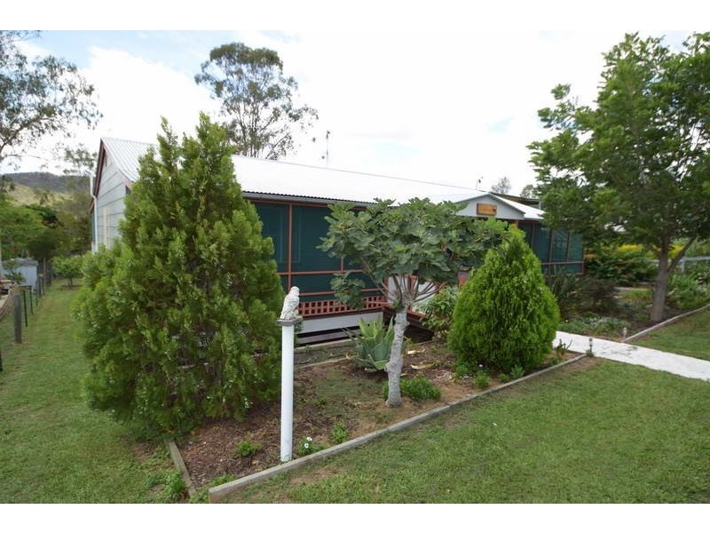 22 Mack Street, Esk QLD 4312