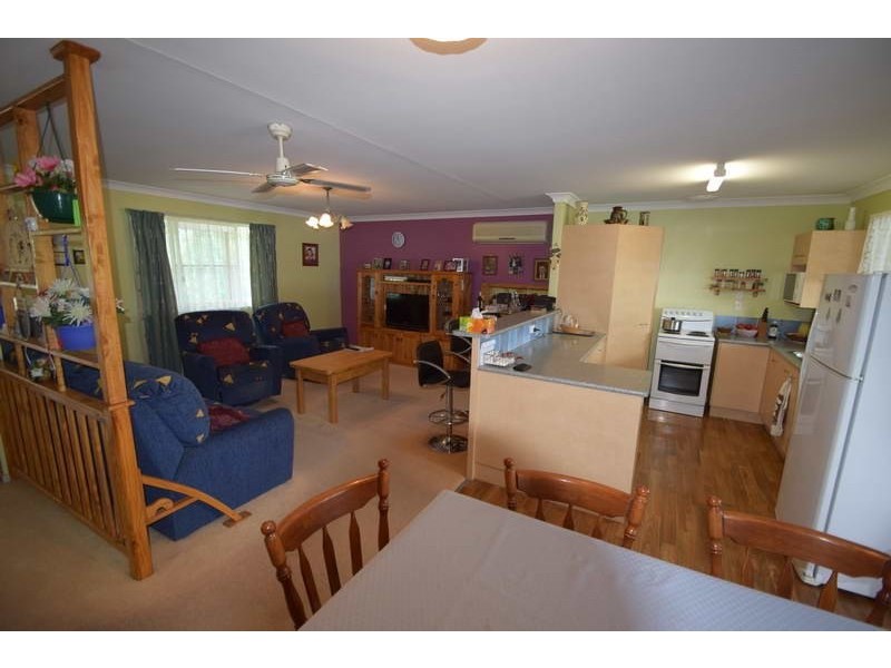22 Mack Street, Esk QLD 4312