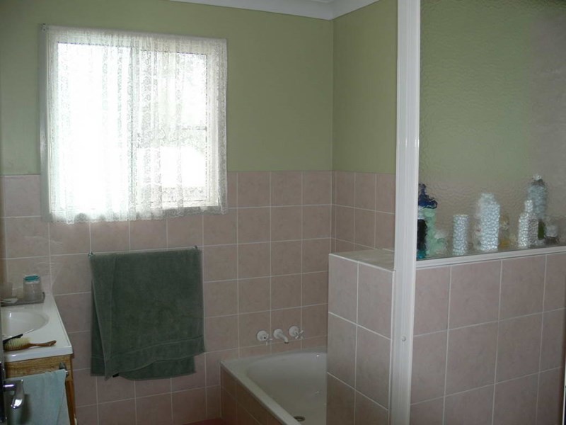 22 Mack Street, Esk QLD 4312