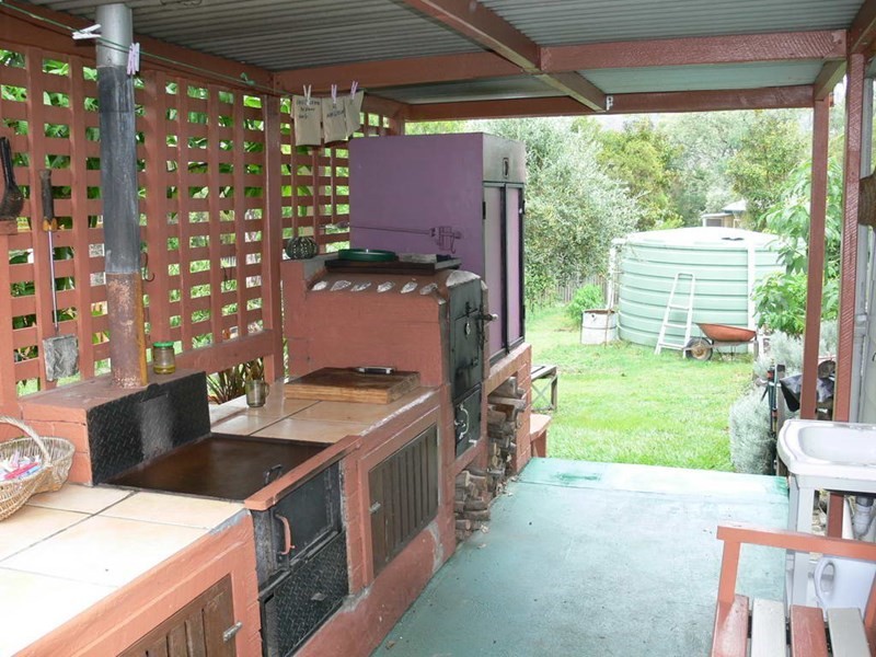 22 Mack Street, Esk QLD 4312