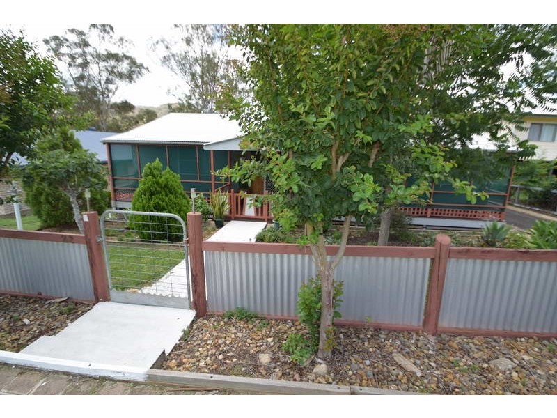 22 Mack Street, Esk QLD 4312