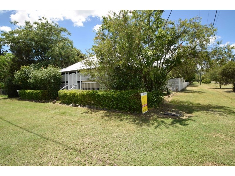 50 Middle Street, Esk QLD 4312
