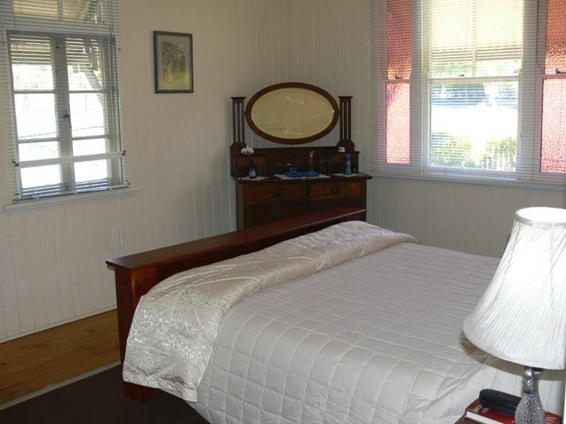 2 Mack Street, Esk QLD 4312