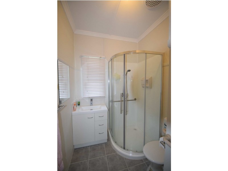 13 Adelaide Street, Esk QLD 4312