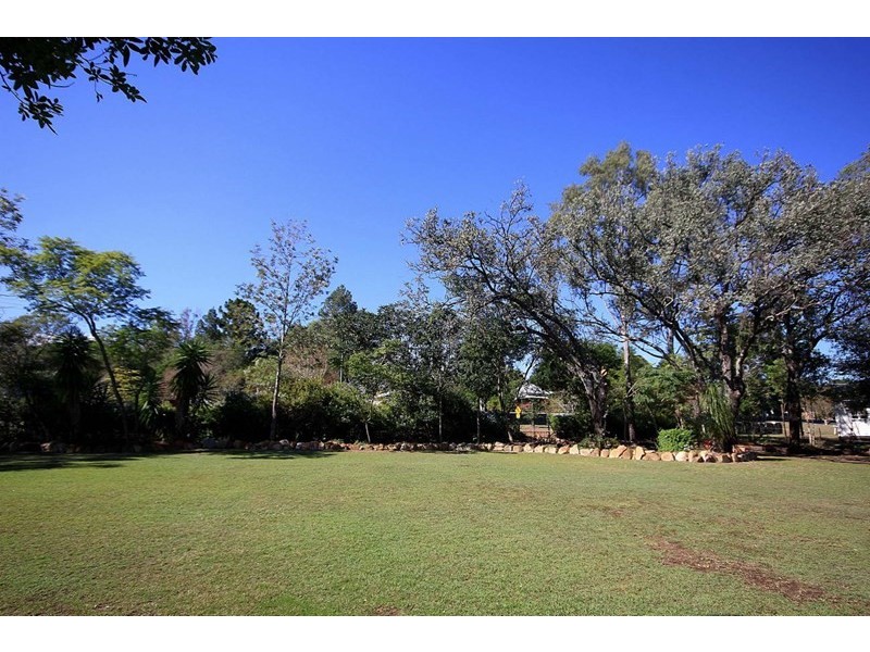 22 Ann Street, Esk QLD 4312