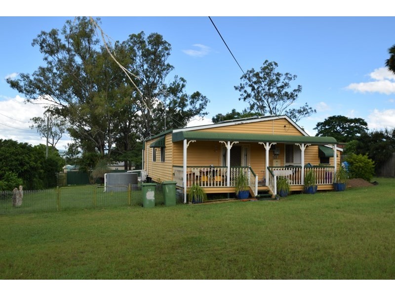 14 Mangerton Street, Toogoolawah QLD 4313