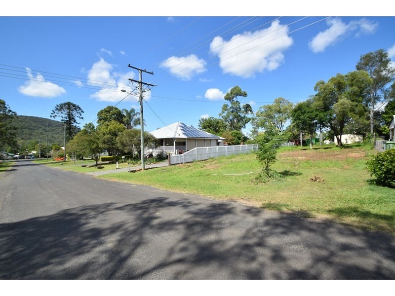 12 Elizabeth Street, Esk QLD 4312