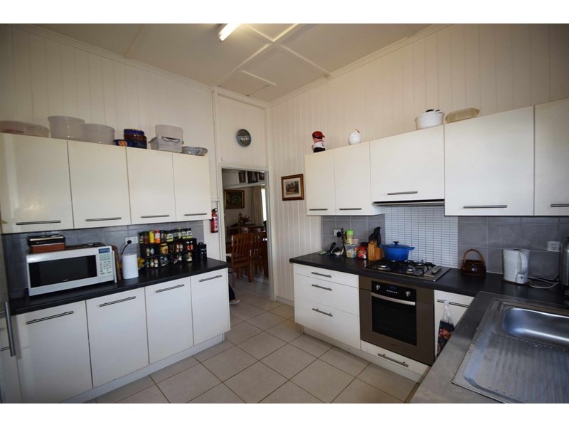 26 Russell Street, Esk QLD 4312