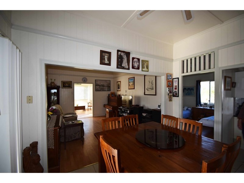 26 Russell Street, Esk QLD 4312