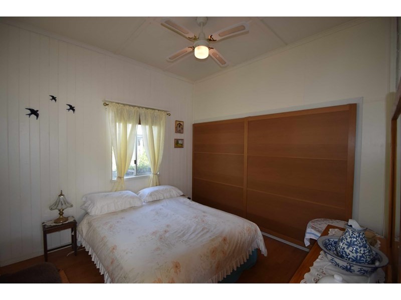 26 Russell Street, Esk QLD 4312