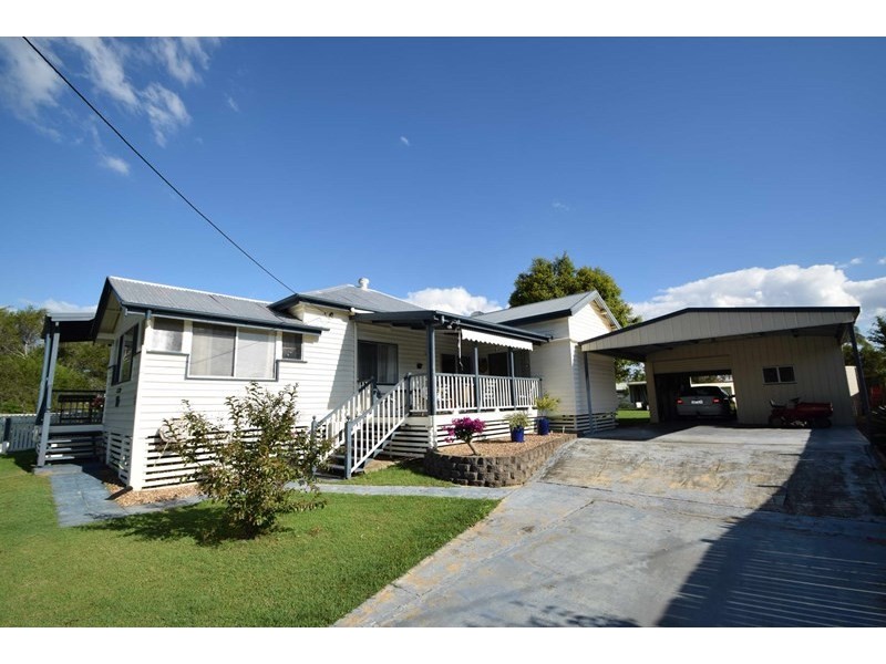26 Russell Street, Esk QLD 4312