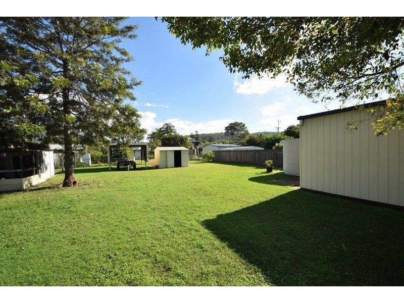 26 Russell Street, Esk QLD 4312