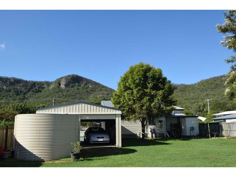 26 Russell Street, Esk QLD 4312
