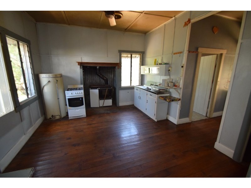 13 Short Street, Esk QLD 4312