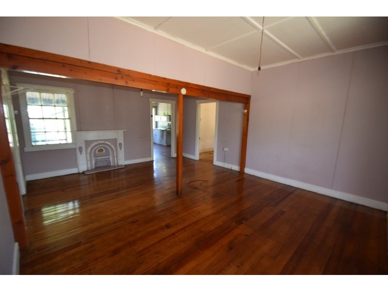 13 Short Street, Esk QLD 4312