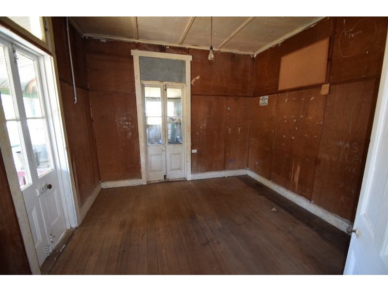 13 Short Street, Esk QLD 4312