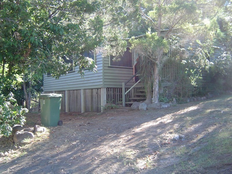 8 First Avenue, Somerset Dam QLD 4312