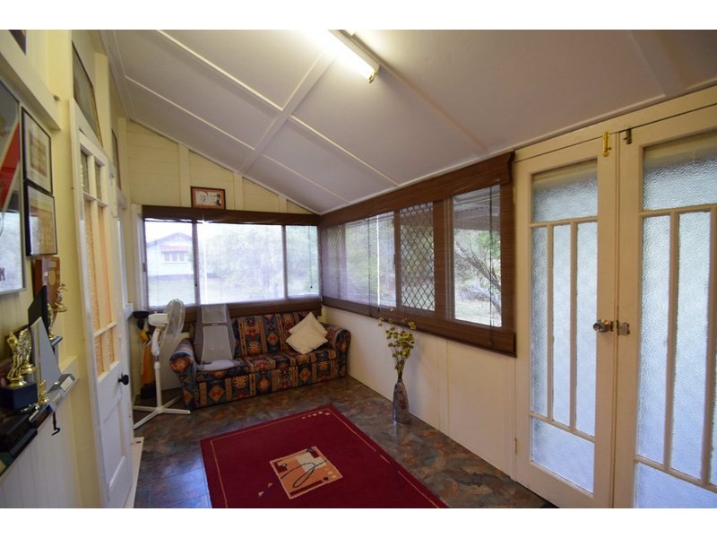 16 Creek Street, Esk QLD 4312