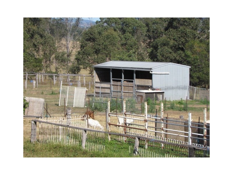 99 Randalls Road, Fairney View QLD 4306