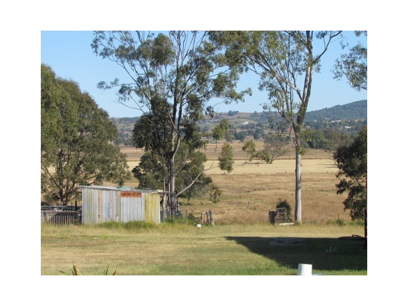 99 Randalls Road, Fairney View QLD 4306