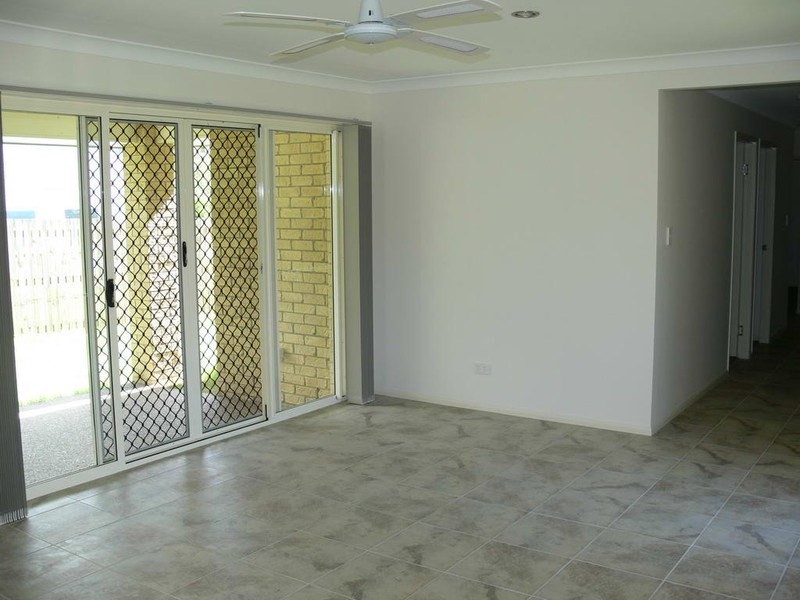 39 Middle Street, Esk QLD 4312