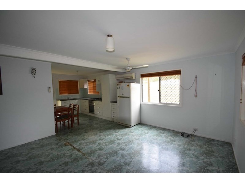 69 Pine Crescent, Esk QLD 4312