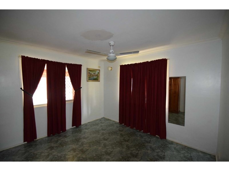69 Pine Crescent, Esk QLD 4312