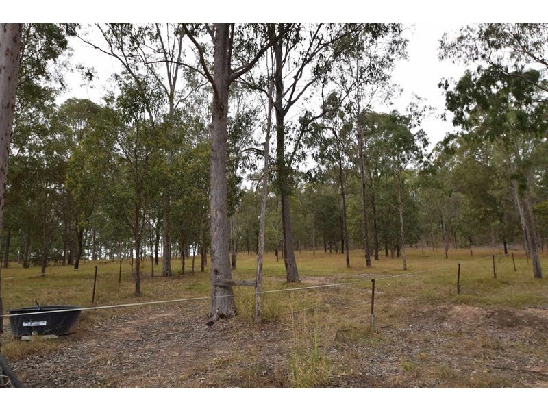 69 Pine Crescent, Esk QLD 4312