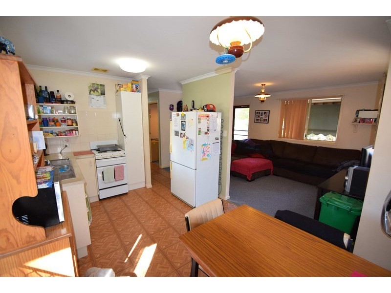 36 Middle Street, Esk QLD 4312