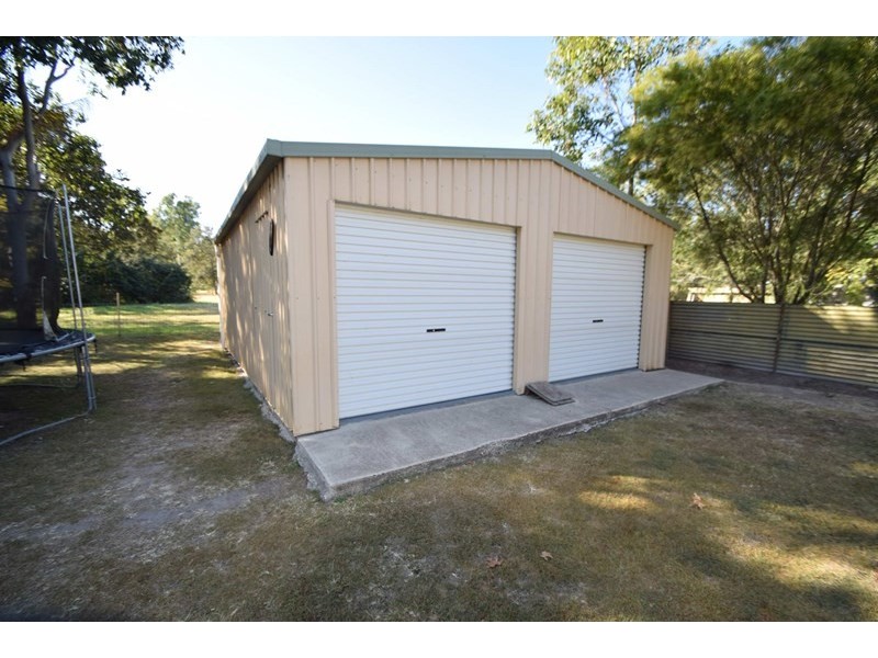 36 Middle Street, Esk QLD 4312