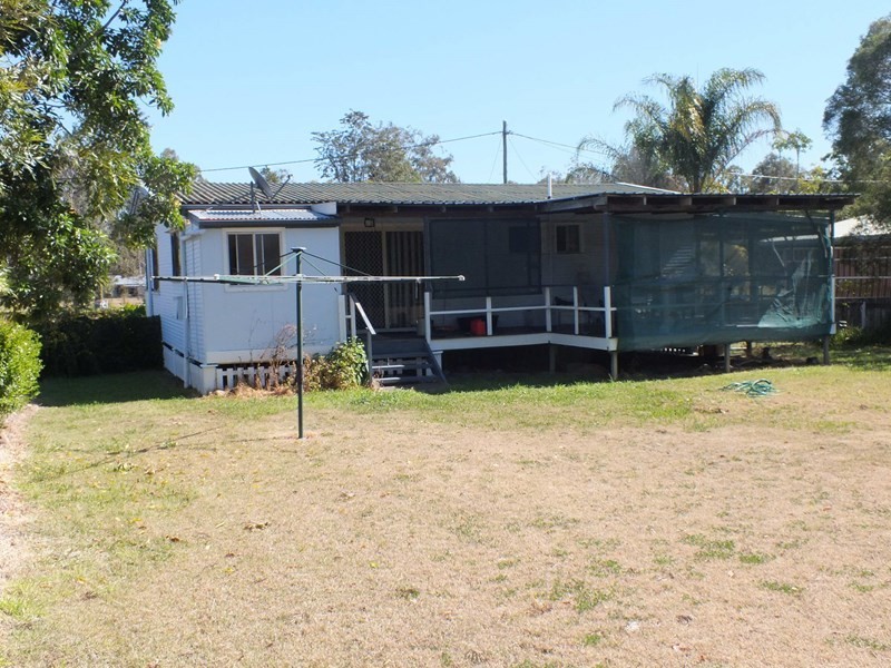 16 Short Street, Esk QLD 4312