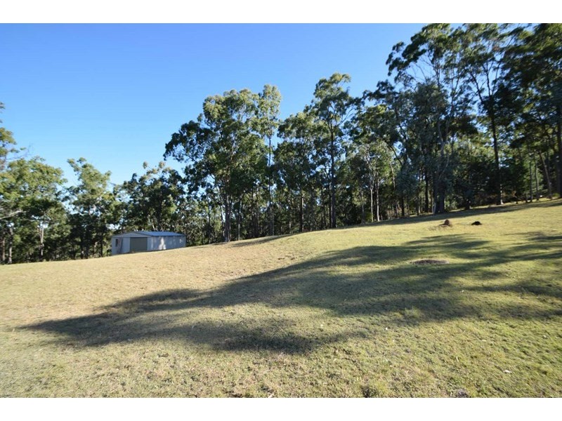 114 Lakeview Drive, Esk QLD 4312