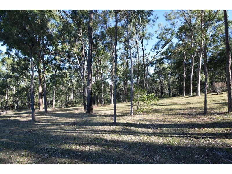 114 Lakeview Drive, Esk QLD 4312