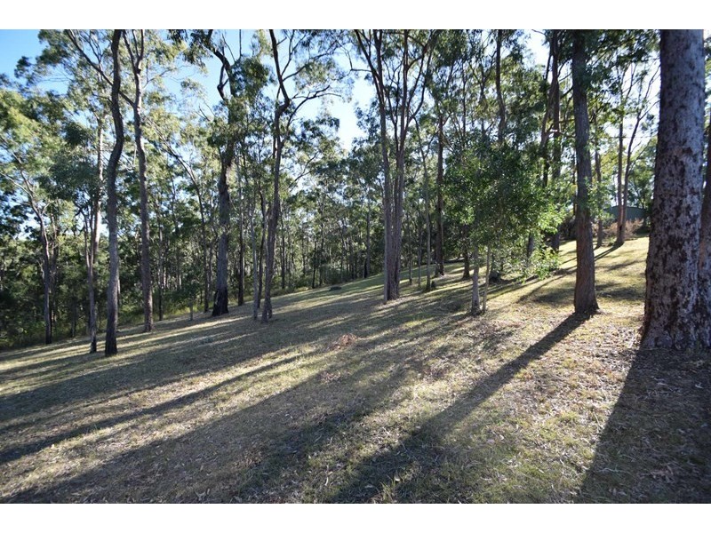 114 Lakeview Drive, Esk QLD 4312