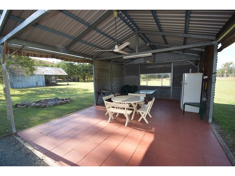 942 Kipper Creek Road, Biarra QLD 4313
