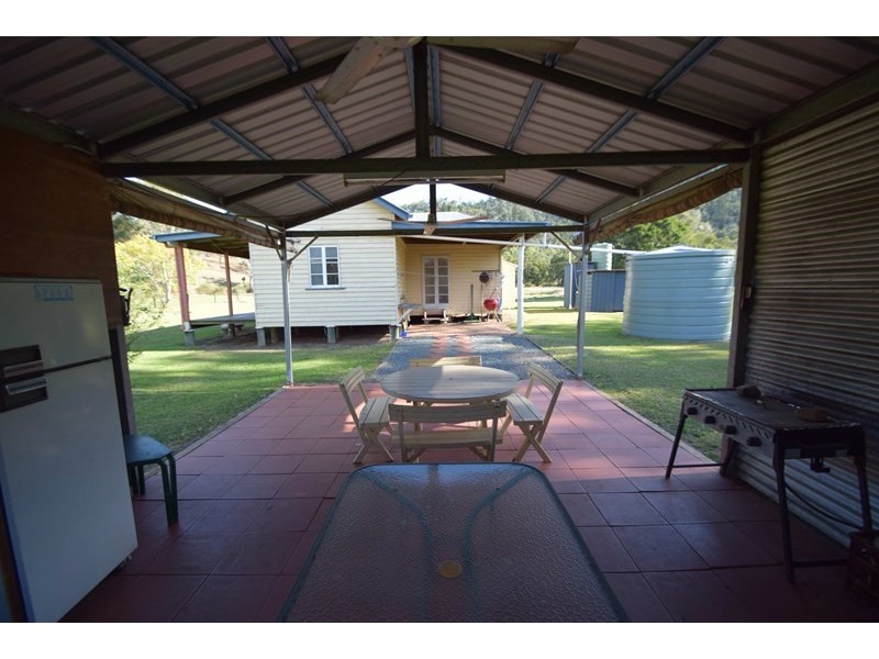 942 Kipper Creek Road, Biarra QLD 4313