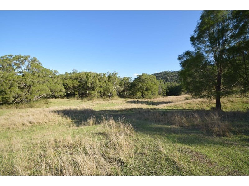 942 Kipper Creek Road, Biarra QLD 4313