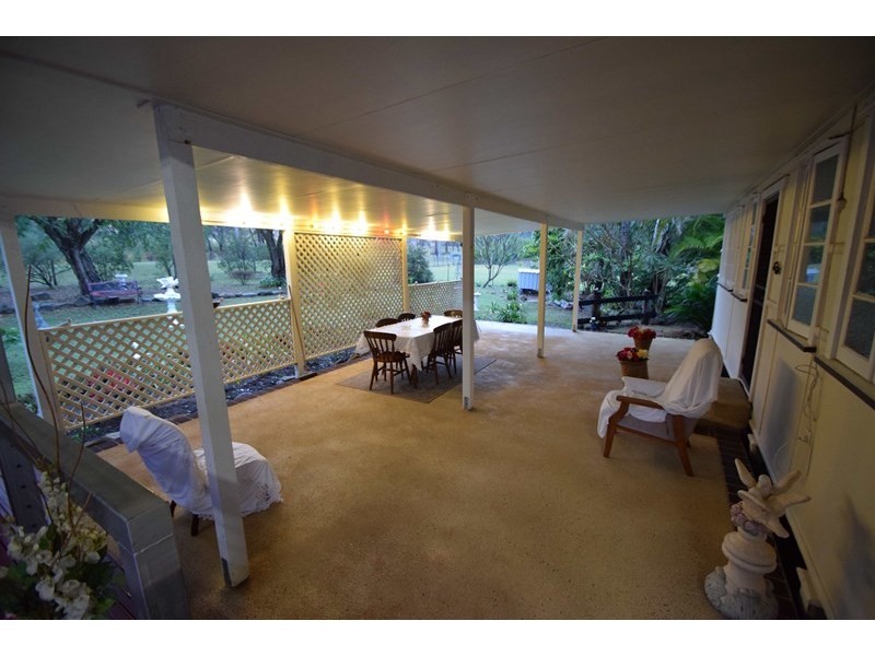 106 Dunlop Road, Esk QLD 4312