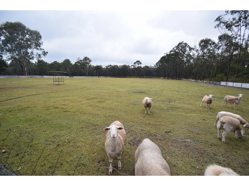 106 Dunlop Road, Esk QLD 4312