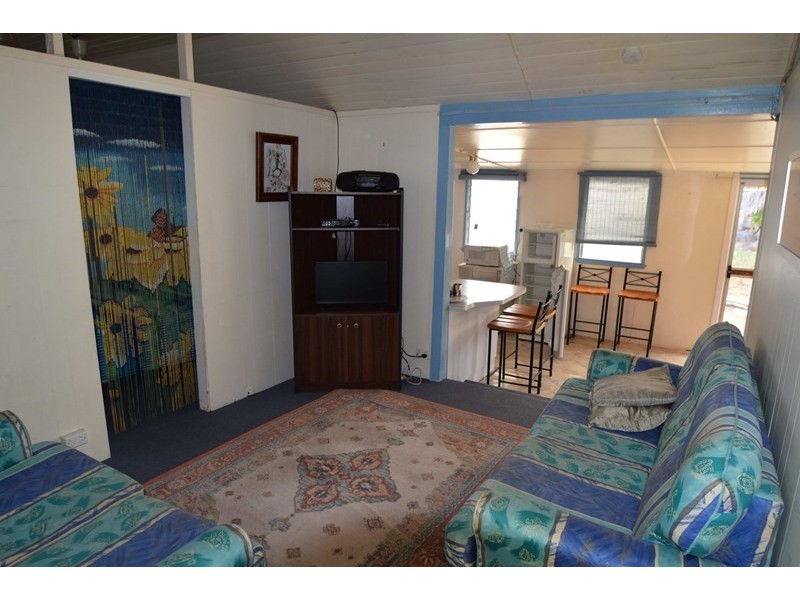 8 Second Avenue, Somerset Dam QLD 4312