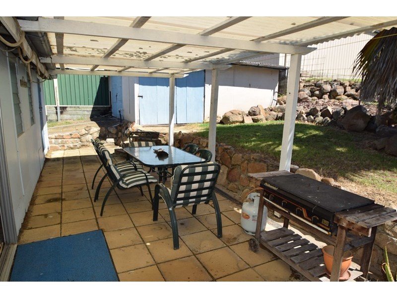 8 Second Avenue, Somerset Dam QLD 4312