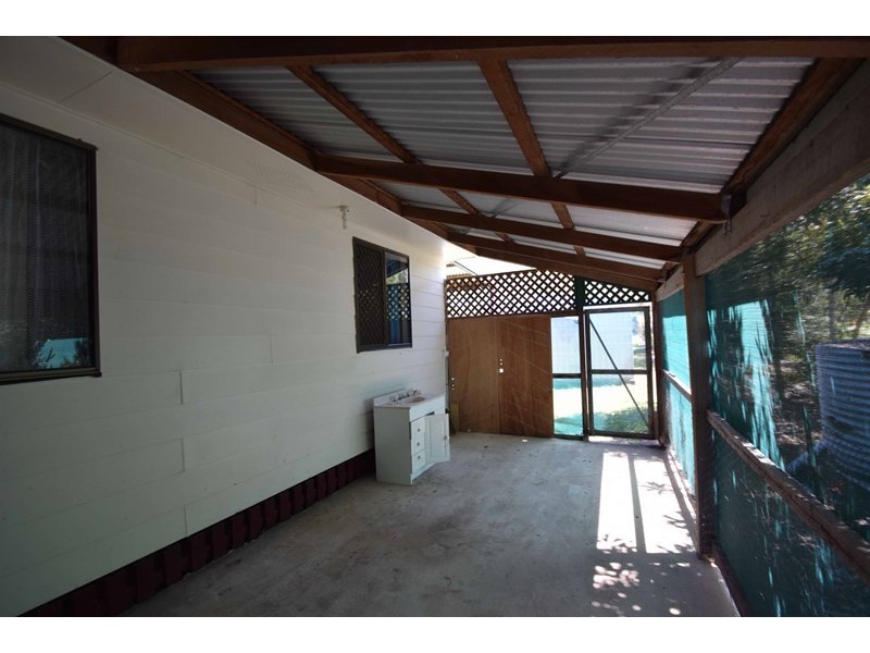 21 Down Street, Esk QLD 4312