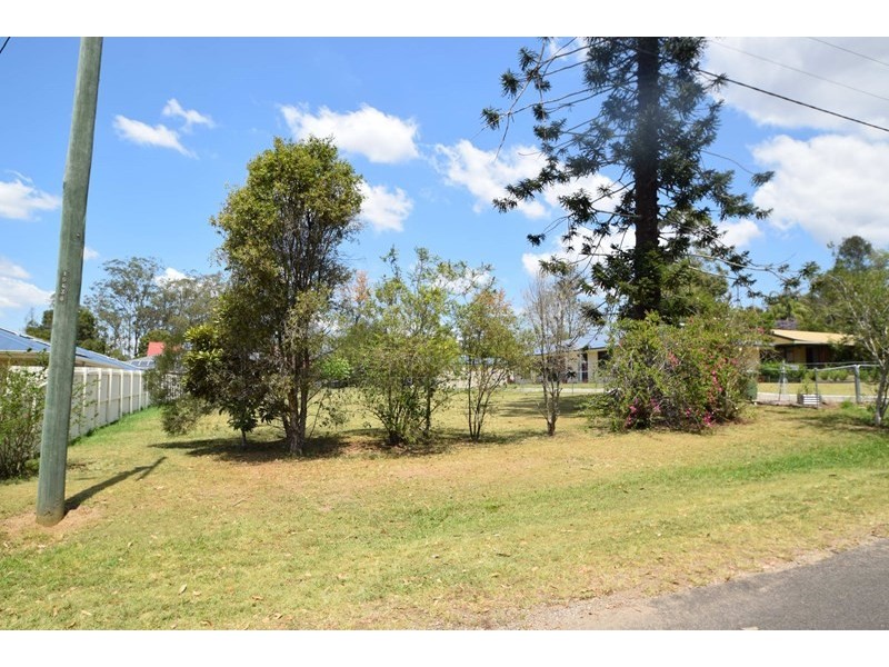 4 Elizabeth Street, Esk QLD 4312