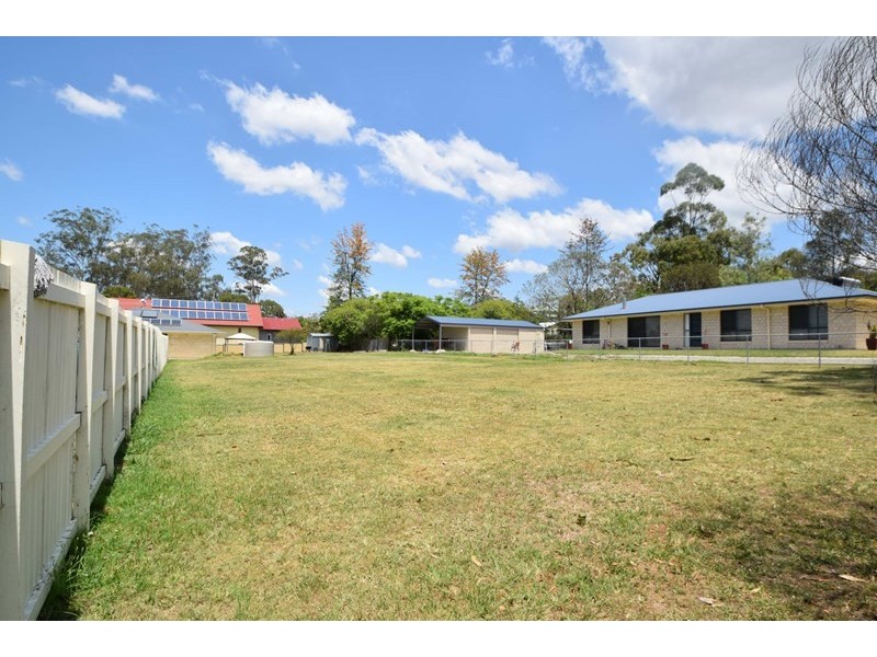 4 Elizabeth Street, Esk QLD 4312