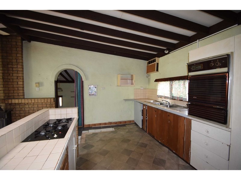 91 Pine Crescent, Esk QLD 4312