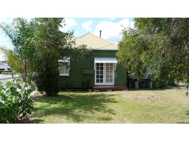 238 Ipswich Street, Esk QLD 4312