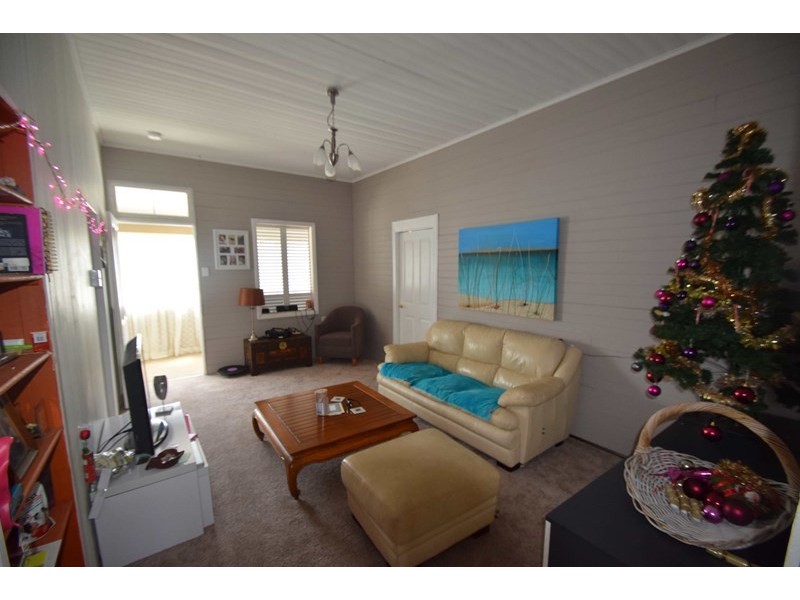 238 Ipswich Street, Esk QLD 4312